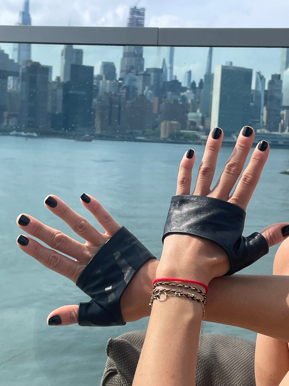 Love at First Glove  Story